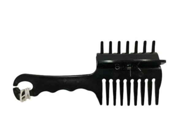 CLEARANCE | Braiding Comb with Clip Eureka